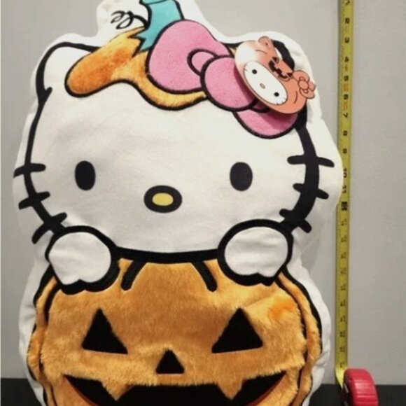 Hello Kitty in a Halloween Pumpkin Pillow - NWT - Picture 2 of 2